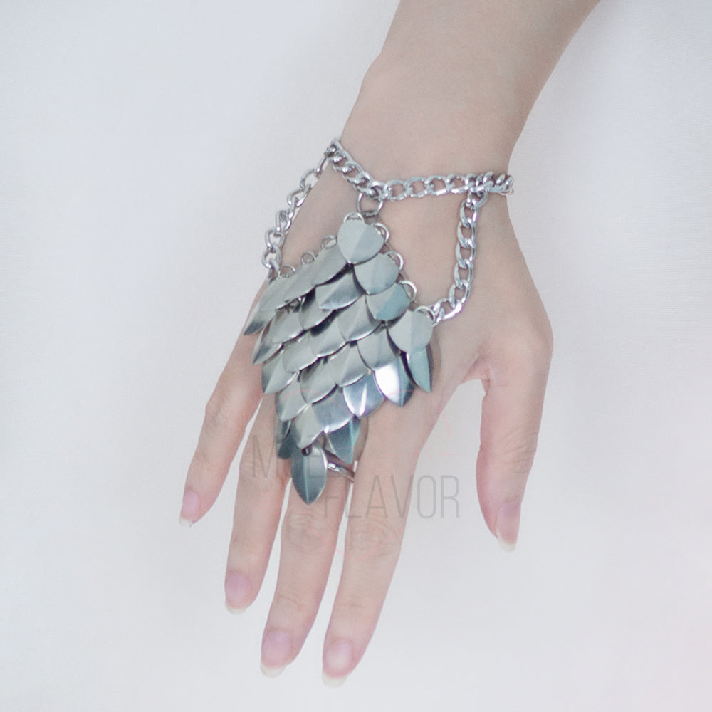 Iron Maiden Wrist Cuffs Steel Chainmail Scalemail - MOEFLAVOR - INTL 